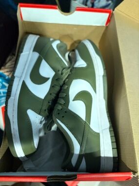 Sneaker